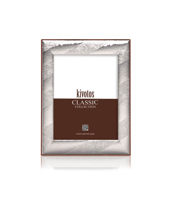 Silver frame forged with crumpling stripes